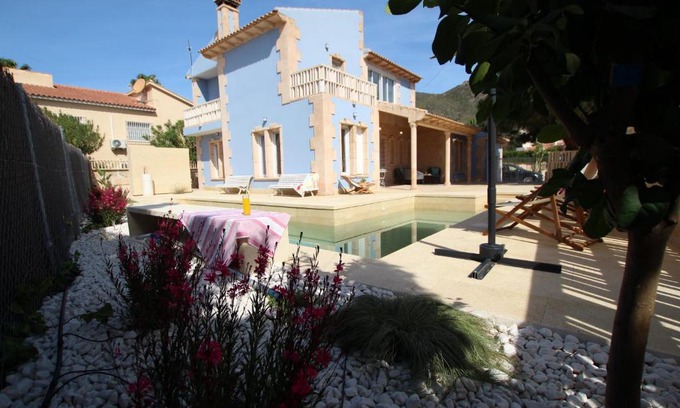 Bolnuevo Ski Chalet | Chalet Mediterráneo Bolnuevo by Rental Olé
