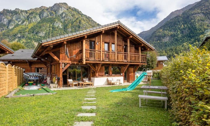 Servoz Ski Chalet | Chalet Mountain View