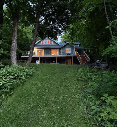 Mauricie House | Chalet Mug House, accès au Lac-aux-Sables, SPA 4 saisons
