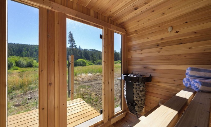 Old Town Ski Chalet | Chalet near Winter Park w/hot tub & sauna views
