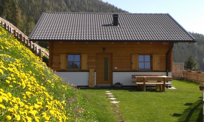 Ultimo Ski Chalet | Chalet 'Niederhaushof Edelweiß' with Mountain View, Private Garden and Wi-Fi