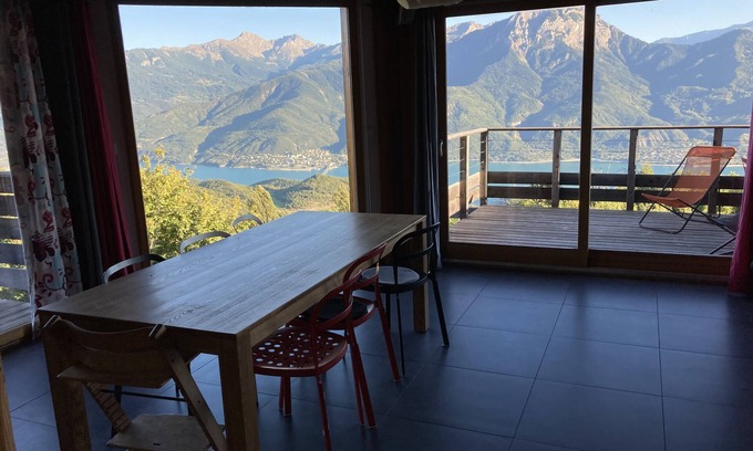 Saint-Apollinaire Ski Chalet | Chalet overlooking Lake Serre Ponçon near the Parc des Ecrins