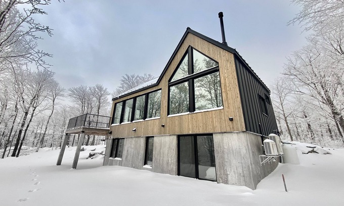 Saint-Etienne-De-Bolto Ski Chalet | Chalet Panoramä-37 avec vue