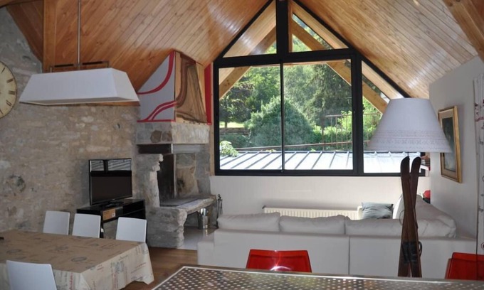 Bagneres-de-Luchon Ski Chalet | Chalet renovated by an architect in the center