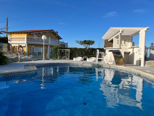Miengo House | Chalet Robayera a línea de playa