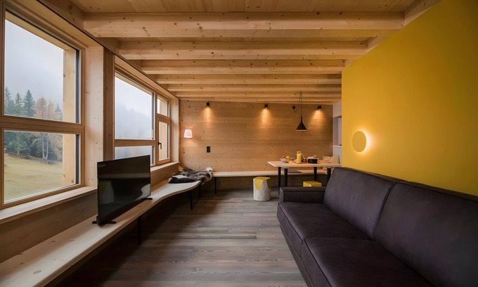Sesto Ski Chalet | Chalet 'Rotwandwiesen 6' with Mountain View, Private Terrace and Wi-Fi