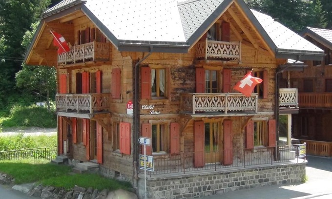 Morgins Bed & Breakfast | Chalet Suisse Bed and Breakfast