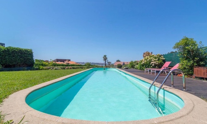 Ribamontan al Mar Ski Chalet | Chalet Susi Suites in Somo, sun, beach and views
