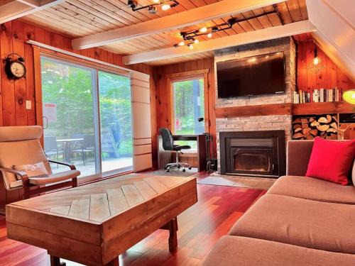 Orford Ski Chalet | Chalet tout inclus avec SPA près du Mont Orford