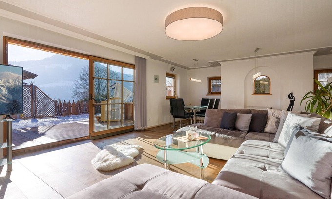 Kitzbuehel Ski Chalet | Chalet Weinberg Top 2 - 3 bedroom chalet in Kirchberg in Tirol