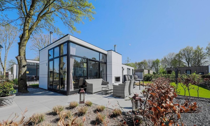 Hulshorst House | Chalet with 2 bedrooms and a terrace