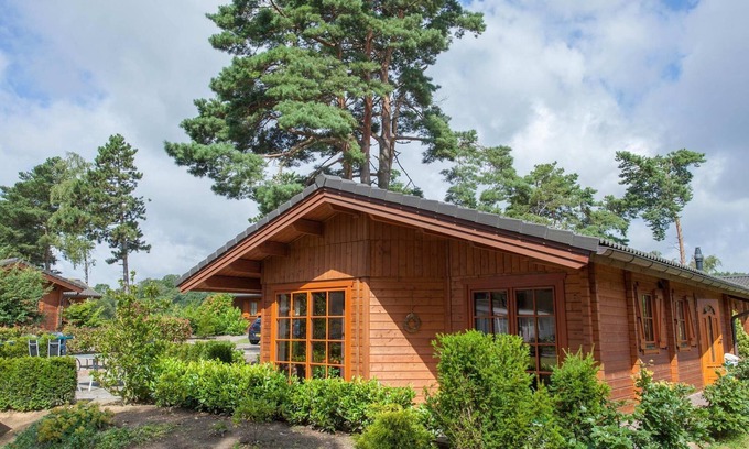 Lochem House | Chalet with an open-plan kitchen and dishwasher