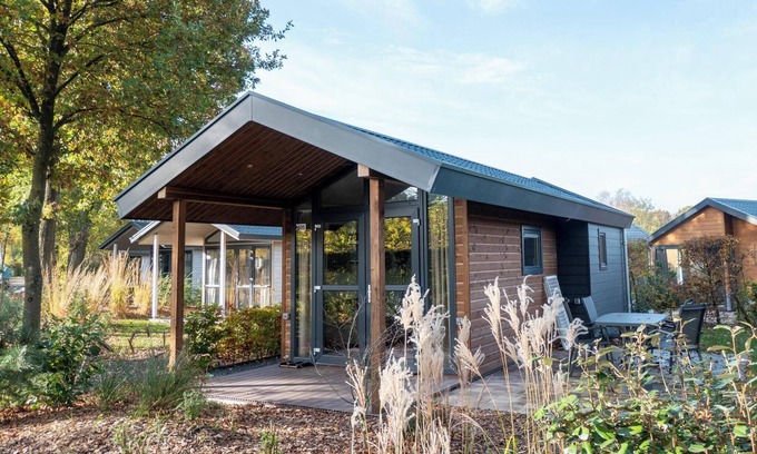 Otterlo House | Chalet with lounge-bedroom, sleeping loft and 1 bathroom