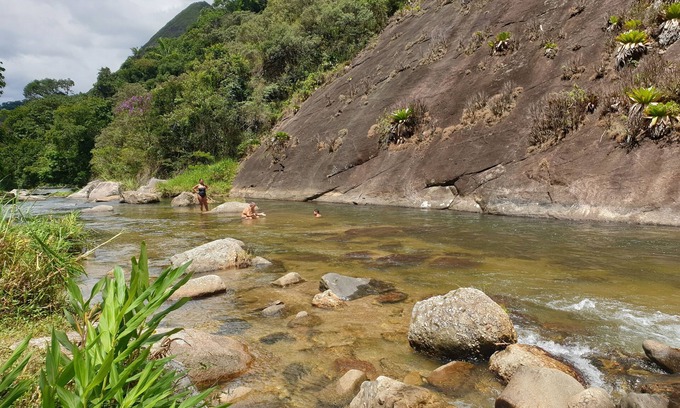 Lumiar Ski Chalet | Chalet with private waterfalls 1