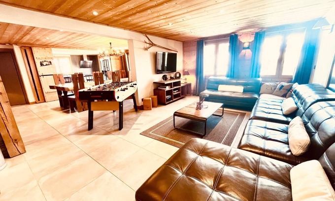 Demi-Quartier Ski Chalet | Chalet with sauna, at the foot of the pistes, sleeps 7