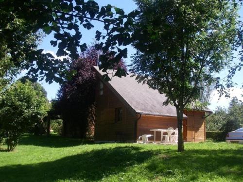 Mesples House | Chalets indépendants avec jardin, jeux pour enfants et terrasse proche de Montluçon - FR-1-489-401