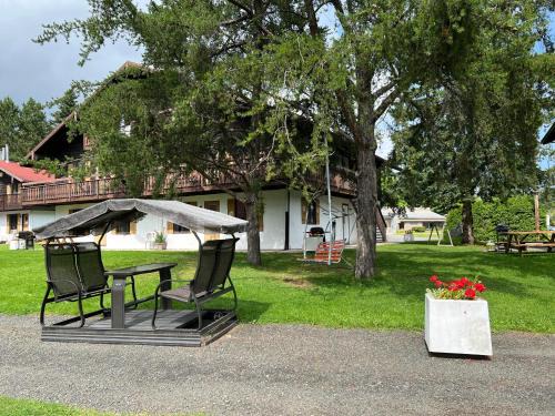 Saint Ferreol les Neiges Ski Chalet | Chalets Montmorency Mont-Sainte-Anne