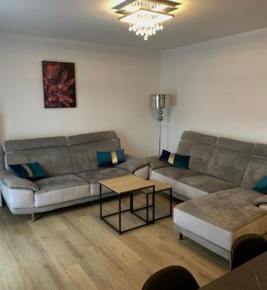 Albertville Apartment | Chaleureux T4, petit déjeuner offert, boisson rafraîchissante pour la bienvenue