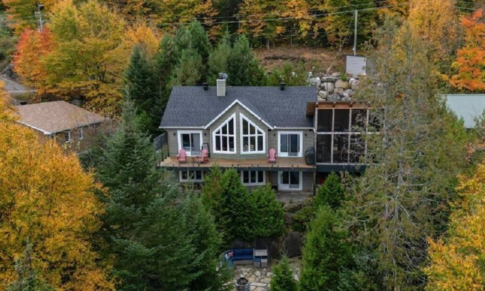 Saint Donat Ski Chalet | Chalex de Luxe Situé sur un Lac, Près des Pistes de ski