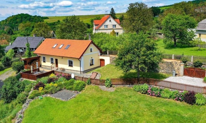 Zdirec House | Chalupa Novákova vyhlídka - cottage with 130 square meters - balcony/whirlpool