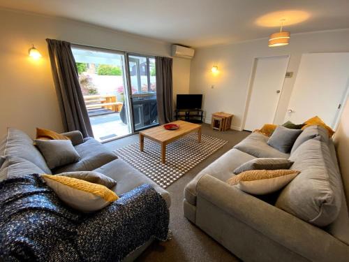 Manly House | Chamberlain House - 3 bedroom house by Manly beach