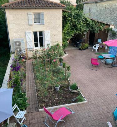 Le Bourdet House | Chambre améliorée dans petite maisonnette, Au moulin du bonheur