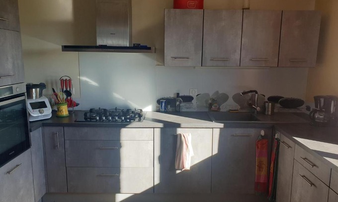 Figeac House | Chambre au calme avec cuisine équipée en supplément sur demande
