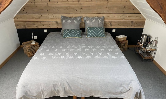 Auderville Bed & Breakfast | Chambre "Au Grand Large" lit de 180 WC et Sdb 2 Petits Déjeuners Kitchenette