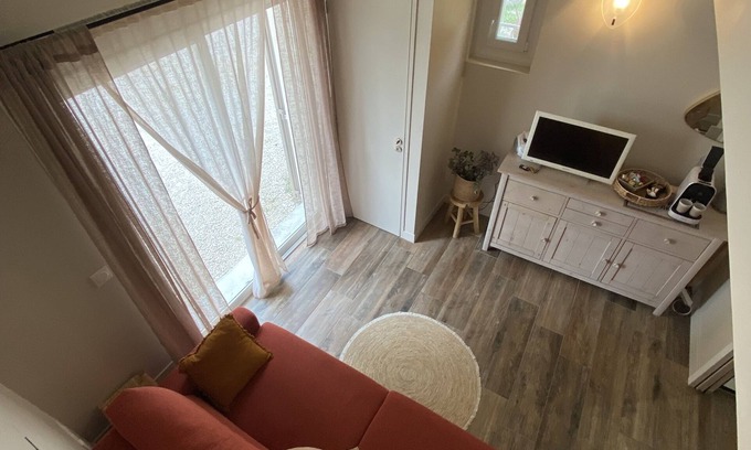 Monteux Bed & Breakfast | Chambre Avec Accès Parc et Piscine
