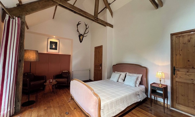 Le Mene Bed & Breakfast | Chambre D'hôte "La Roche Au Cerfs", La Haye D'armor