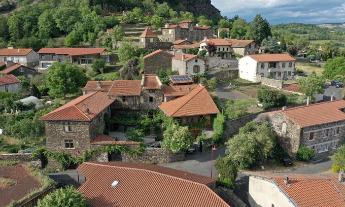 Polignac House | Chambre d'Hôtes et gites du Tapissier