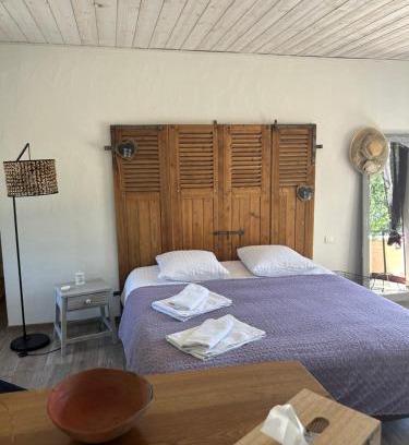 Notre-Dame-de-Riez Bed & Breakfast | chambre d hôtes les trois châteaux
