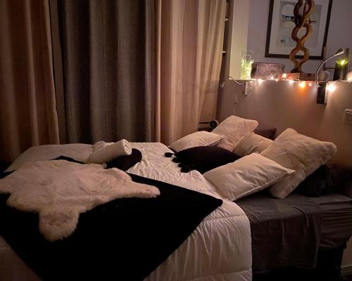 Auvillar Bed & Breakfast | Chambre de la galerie du port "Douce France"