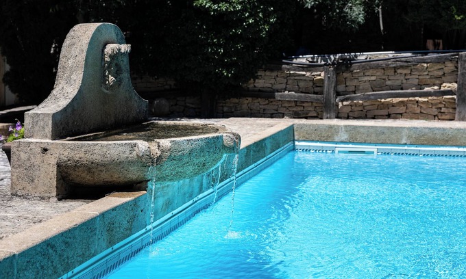 Les Platrieres Bed & Breakfast | Chambre en Provence Dans une Parc Verdoyant Avec Salle de Bain et Cuisine