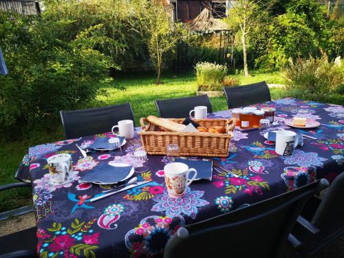 Baignes Bed & Breakfast | Chambre famille table d'hôte avec jardin à la campagne le nid qui danse vers Vesoul de 1 à 5 personnes