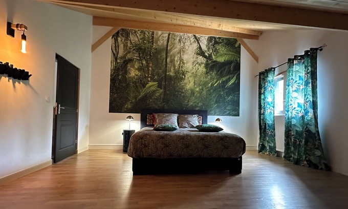 Chaux-Champagny Bed & Breakfast | Chambre Foret