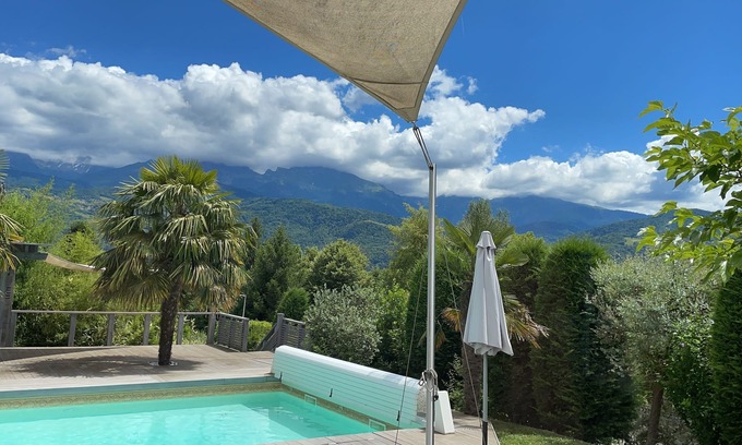 Montbonnot-Saint-Martin Bed & Breakfast | Chambre 2 Personnes Dans Maison Avec Piscine