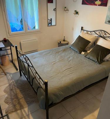 Saint-Medard-de-Guizieres Bed & Breakfast | Chambre zen