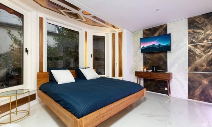 Mulhouse Apartment | Chambre king size - Art & Jacuzzi