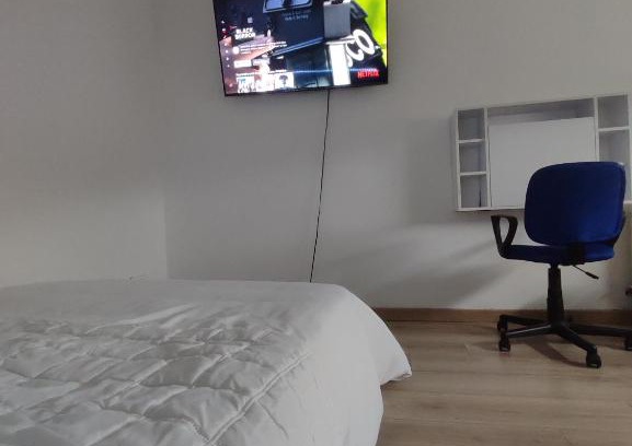 Lille Sud House | Chambre privé dans une maison avec terrasse et jardin salles de bain partagées
