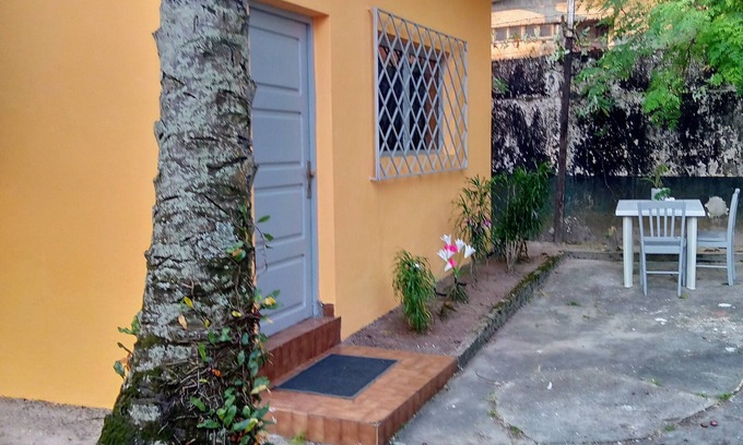 Libreville House | Chambre Privée Dans le Quartier Huppé et Résidentiel de Louis
