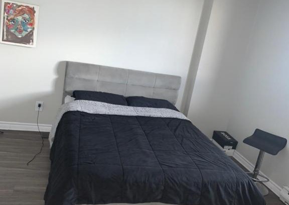 Longueuil Apartment | Chambre Propre Et Confortable