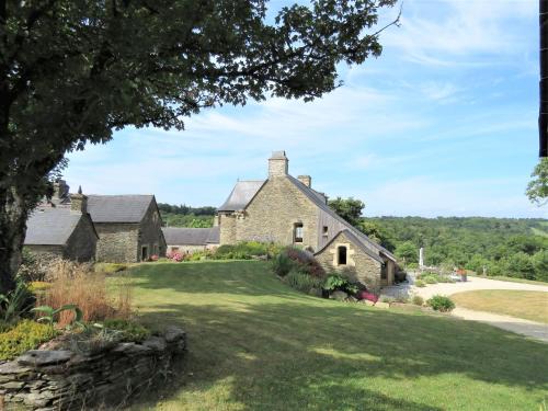 Carhaix-Plouguer Bed & Breakfast | Chambres d'hôtes, Zimmer, Domaine de Kervennec