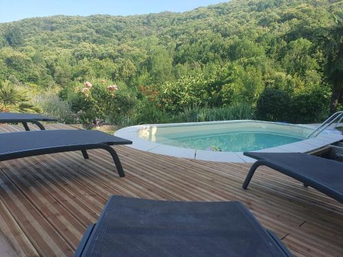 Meyras Bed & Breakfast | Chambres d'hôtes La Storya