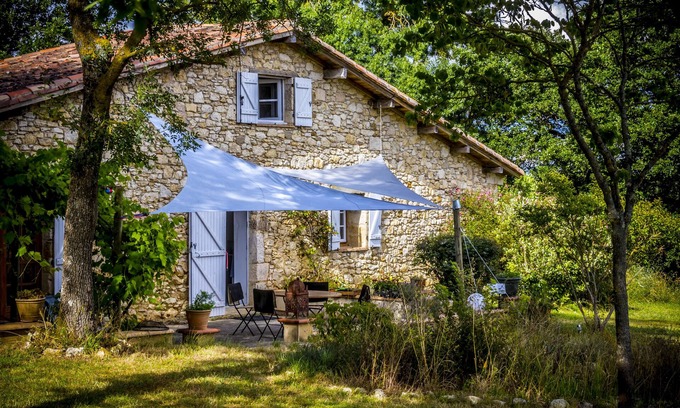 Touget Bed & Breakfast | Chambres d'hôtes, Carla - Quiet former sheepfold with swimming pool and panoramic view