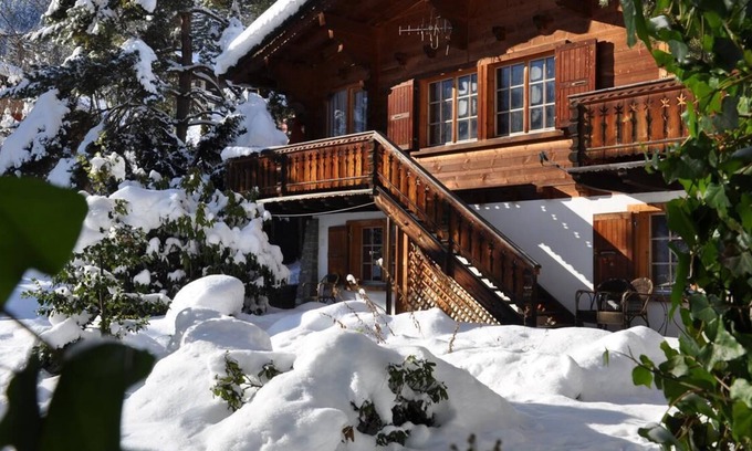 Champery Ski Chalet | Champéry - Avanthay Immobilier - Holiday accommodation of 130m2, with a big garden, located a few me