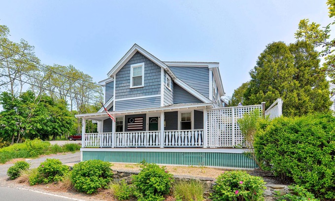 Gloucester House | Changes in Latitude: Niles Beach and Rocky Neck