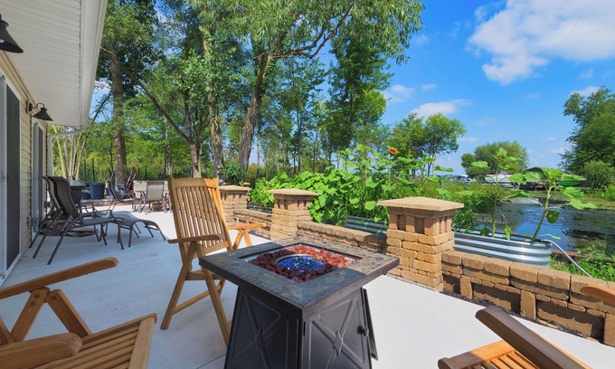 Shelbyville House | Channel Charmer - Located on Gun Lake - prime spot!