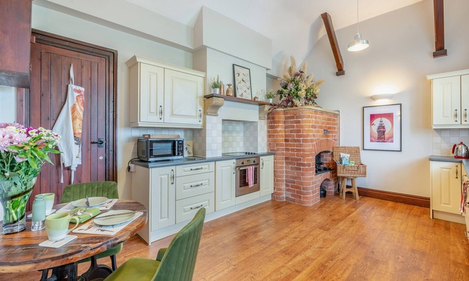 Wesham House | Chapel Cottage at Preese Hall Farm