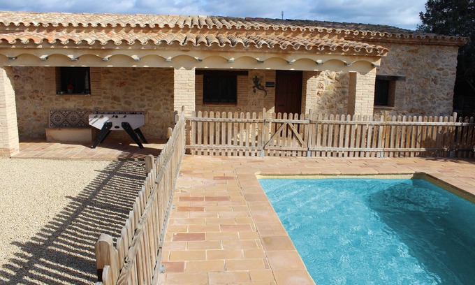 Costa Dorada Villa | Charming stone villa for 10 people, private and fenced pool, and barbecue